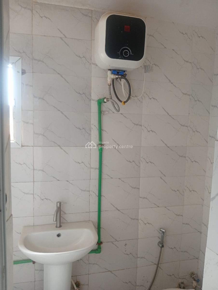 Executive 3 Bedroom Flat, Balogun Iju Ishaga, Ogba, Ikeja, Lagos, Flat / Apartment for Rent