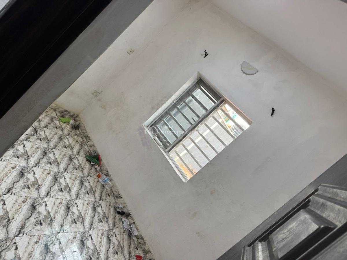 a Lovely and Standard 2 Bedroom Apartment, with All Rooms En-suite, Oworonshoki, Shomolu, Lagos, Flat / Apartment for Rent