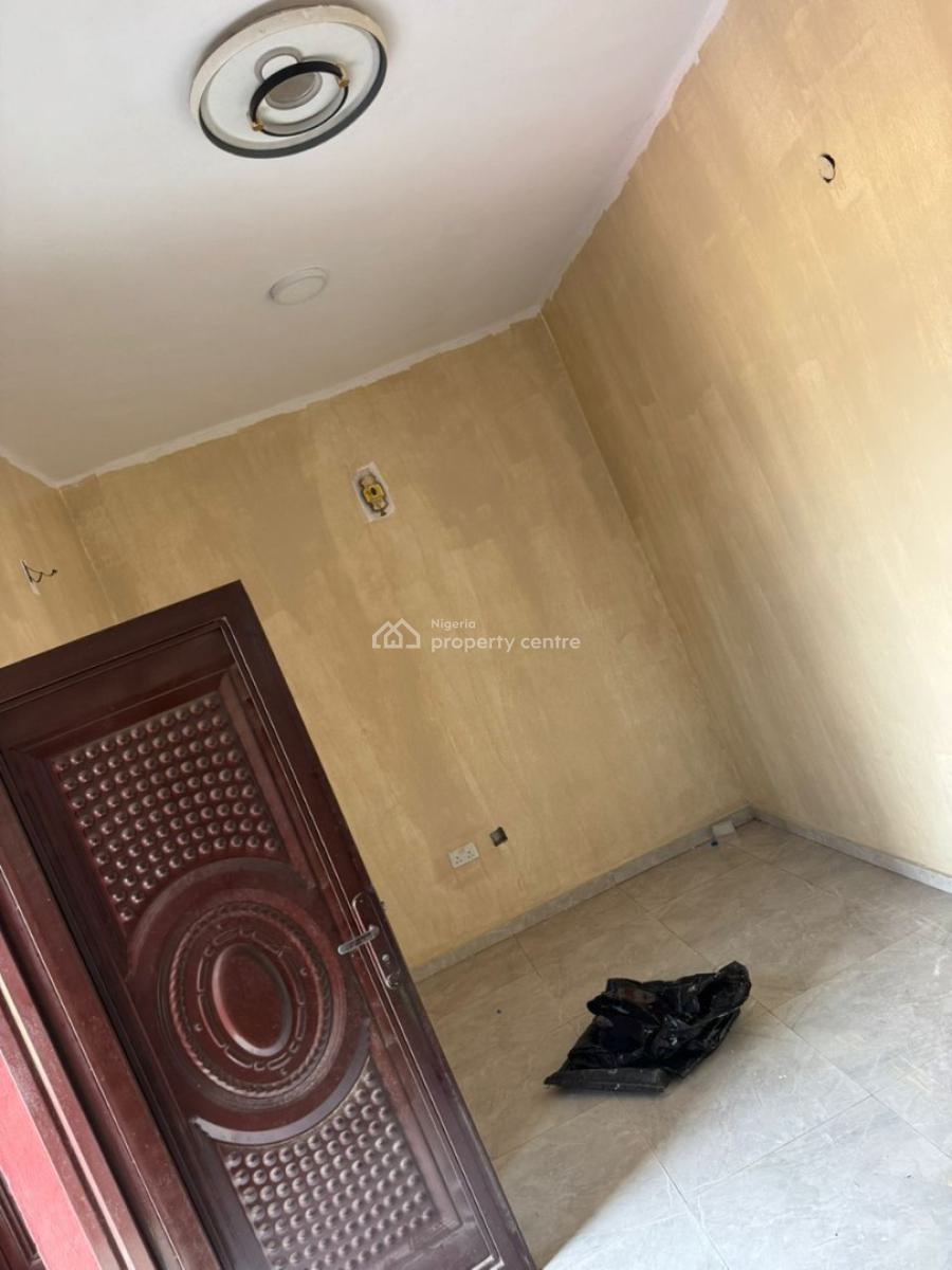 a Lovely and Standard 2 Bedroom Apartment, with All Rooms En-suite, Oworonshoki, Shomolu, Lagos, Flat / Apartment for Rent
