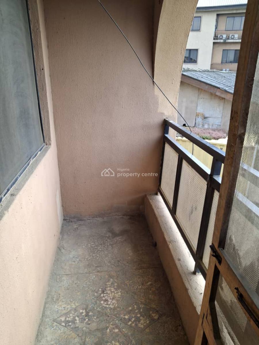 Very Spacious Room Self Contained with Balcony, Makoko Road By Red Cross, Close to 1st Bank on Herbert Macaulay Way, Adekunle, Yaba, Lagos, Self Contain (single Rooms) for Rent