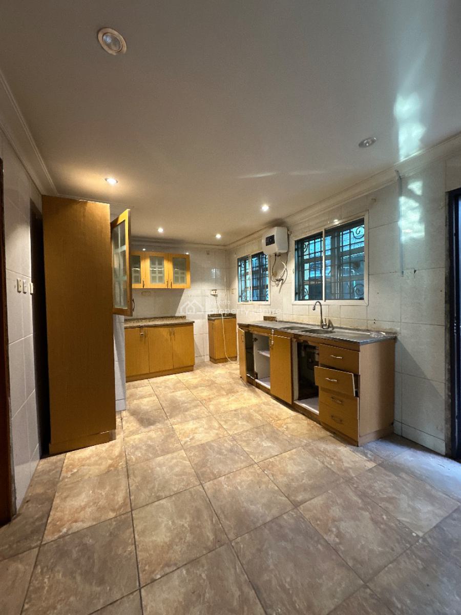 4 Bedrooms Semi Detached Duplex with Bq, Lekki Phase 1, Lekki, Lagos, Semi-detached Duplex for Rent