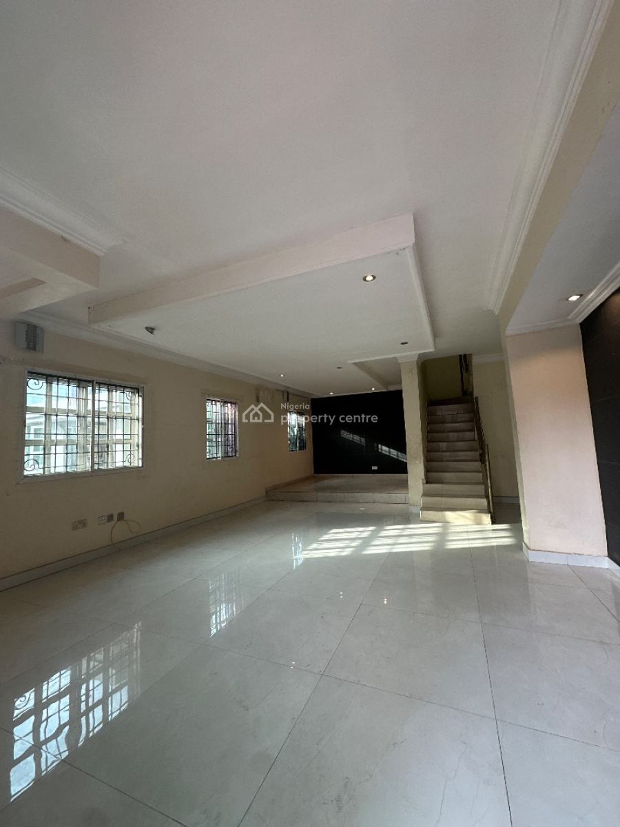 4 Bedrooms Semi Detached Duplex with Bq, Lekki Phase 1, Lekki, Lagos, Semi-detached Duplex for Rent