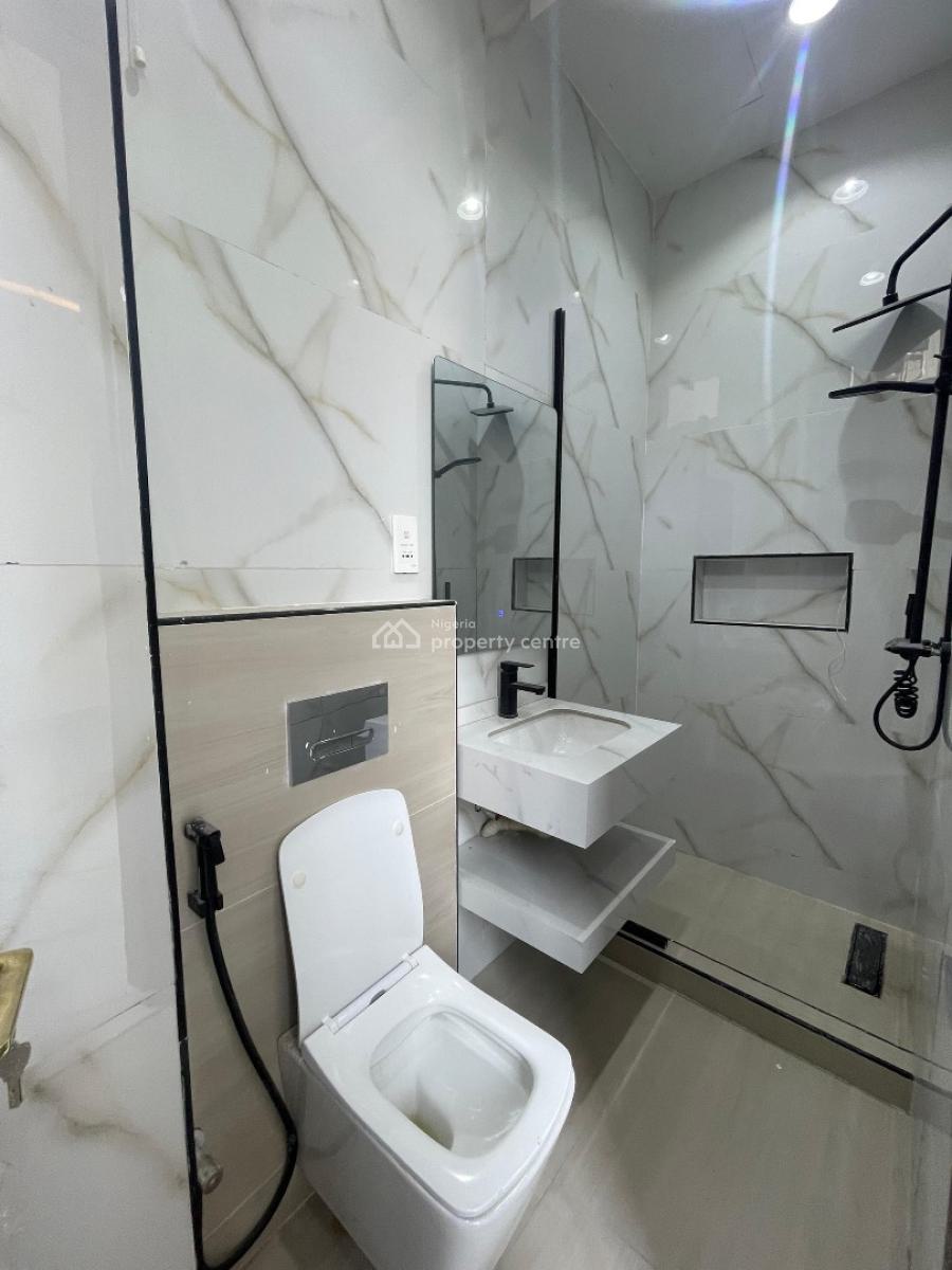 Elegantly Built 3 Bedroom Apartment with Pool, Gym & Elevator, Lekki Phase 1, Lekki, Lagos, Flat / Apartment for Rent