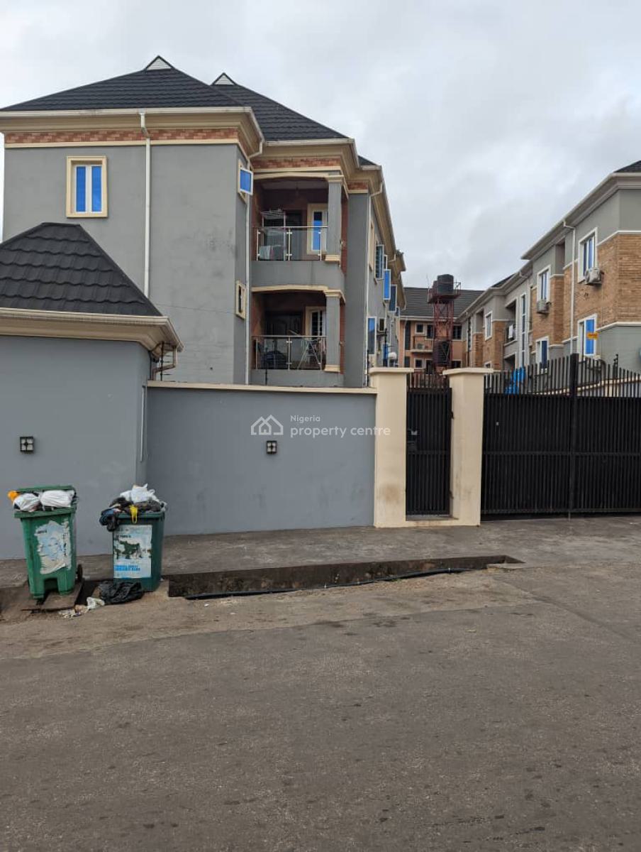 Self Serviced, Well Finished Flat, Scheme 2 Gate, Magodo, Lagos, Flat / Apartment for Sale