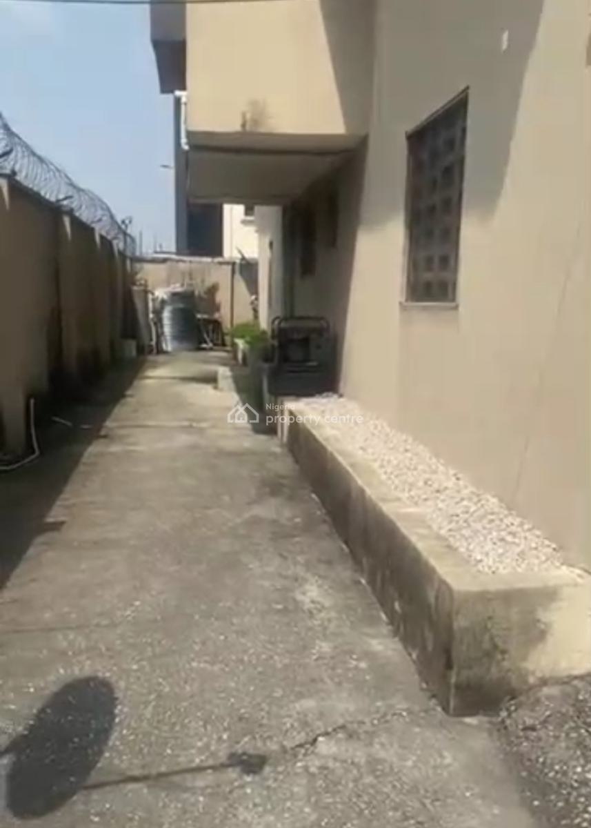 6 Bedroom Detached House Sitting on 520sqms - Ui  Title: Deed of Assig, Victoria Island (vi), Lagos, Detached Duplex for Sale