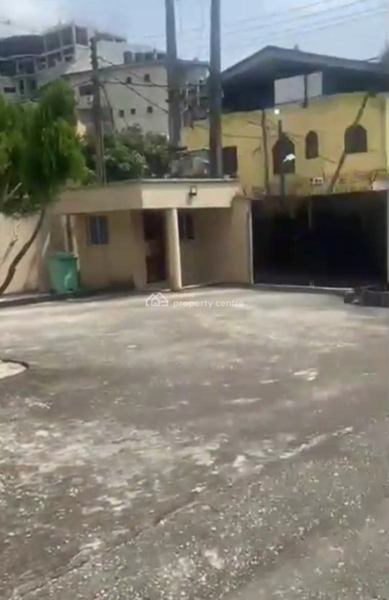 6 Bedroom Detached House Sitting on 520sqms - Ui  Title: Deed of Assig, Victoria Island (vi), Lagos, Detached Duplex for Sale