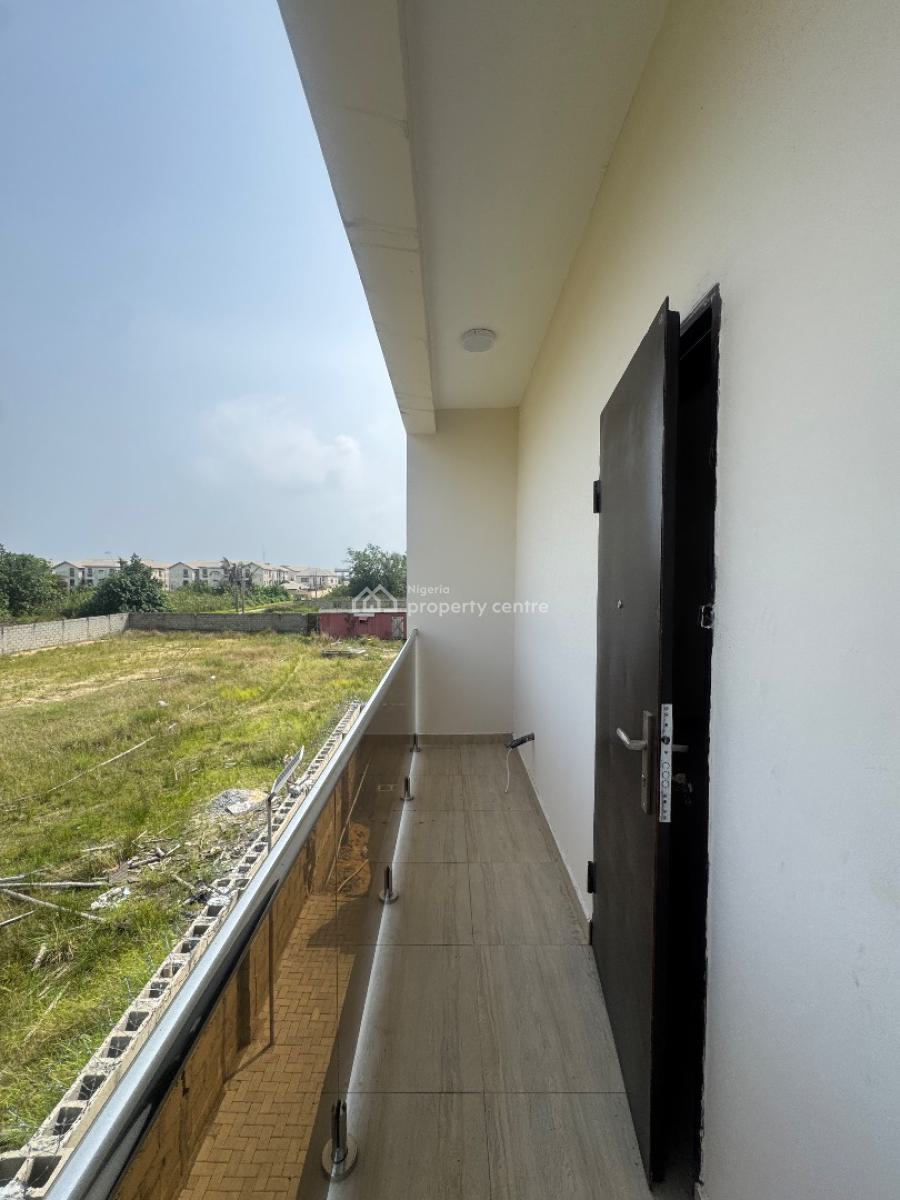 3 Bedroom Apartment, Mobile Road, Ilaje, Ajah, Lagos, Flat / Apartment for Rent