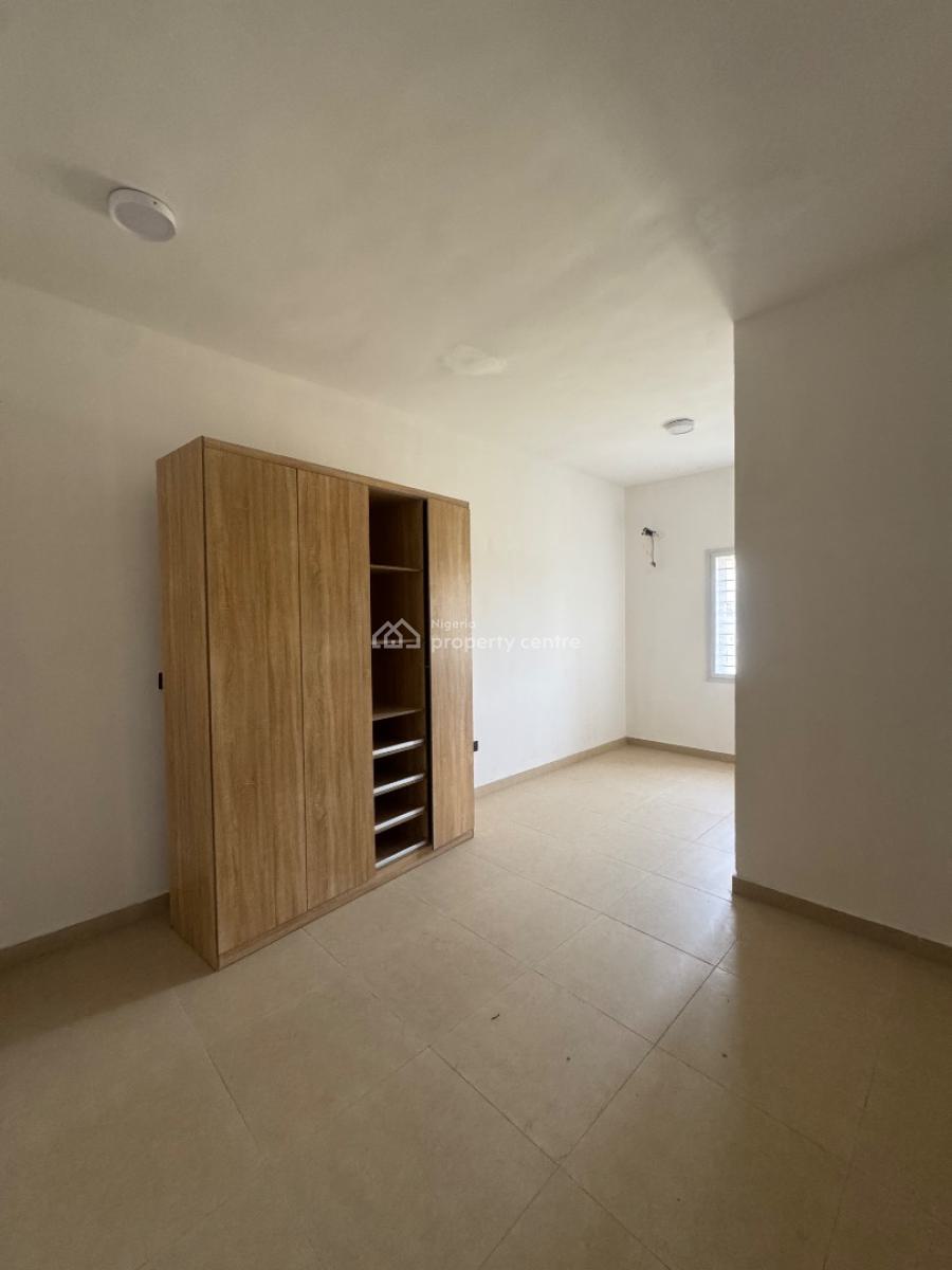 3 Bedroom Apartment, Mobile Road, Ilaje, Ajah, Lagos, Flat / Apartment for Rent