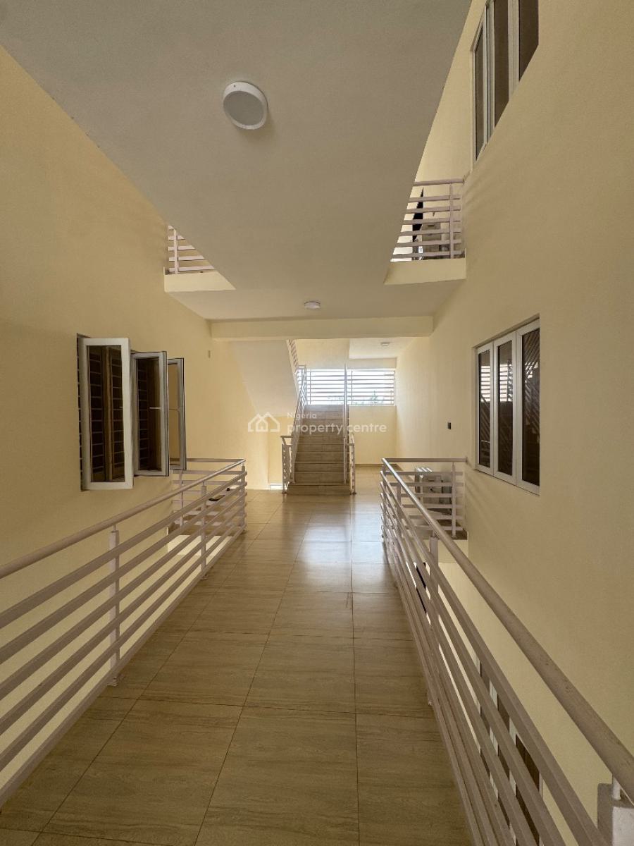 3 Bedroom Apartment, Mobile Road, Ilaje, Ajah, Lagos, Flat / Apartment for Rent