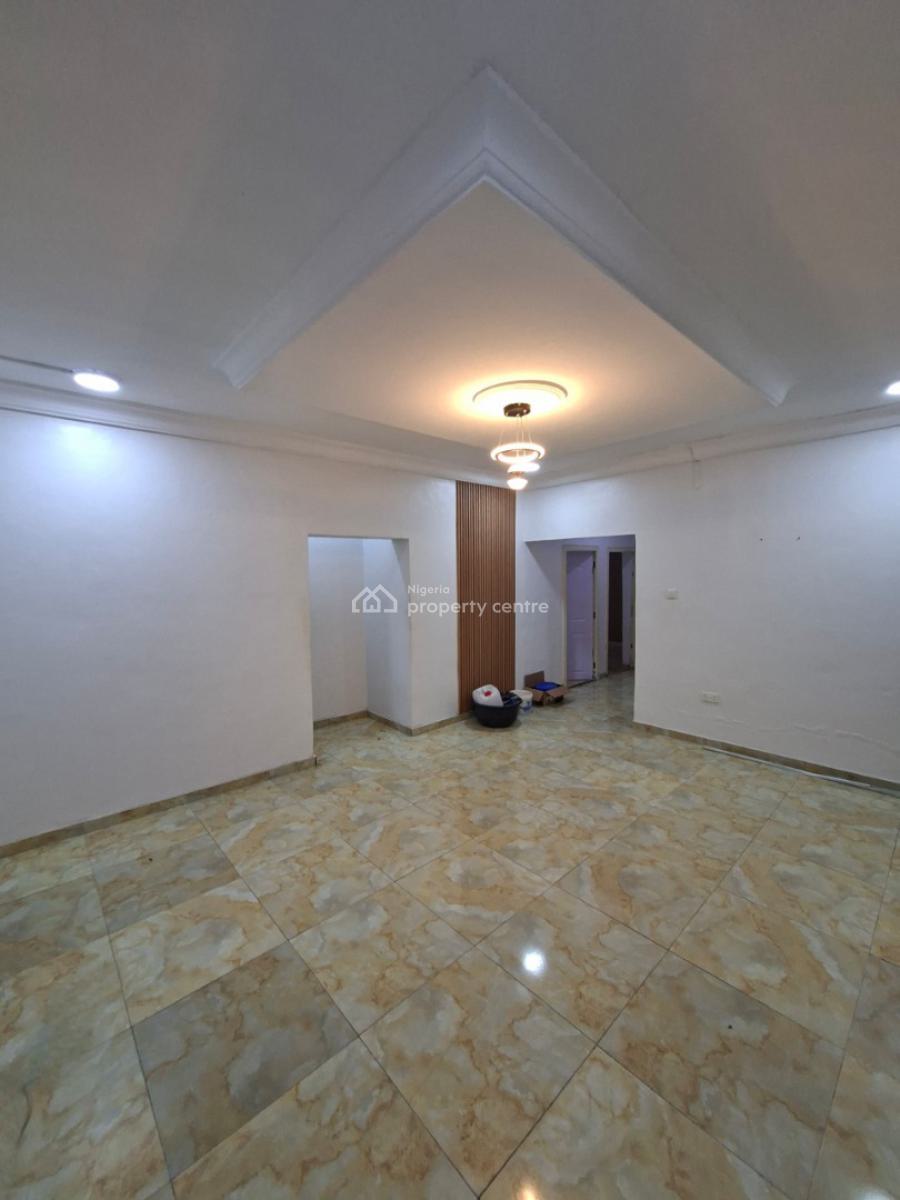 Nice Executive Three Bedroom, Yaba, Lagos, Flat / Apartment for Rent