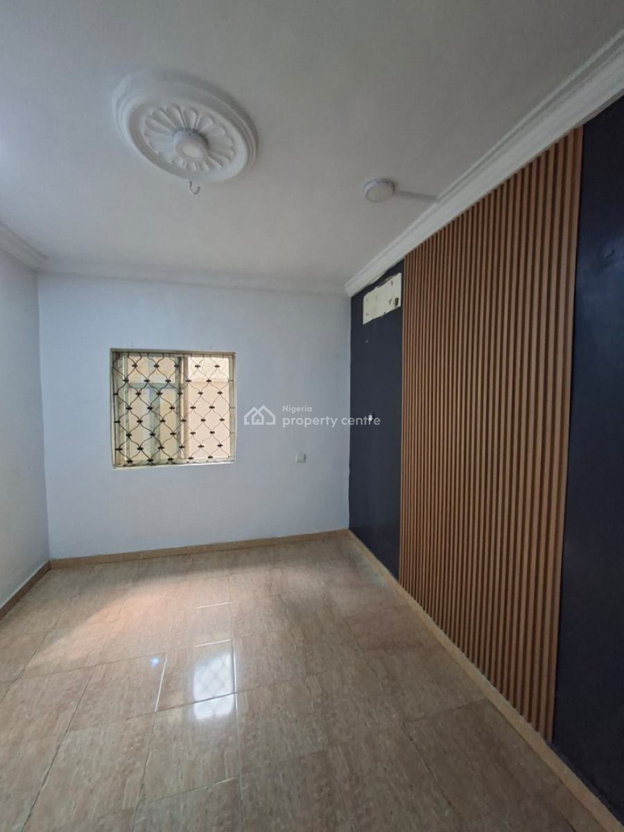 Nice Executive Three Bedroom, Yaba, Lagos, Flat / Apartment for Rent