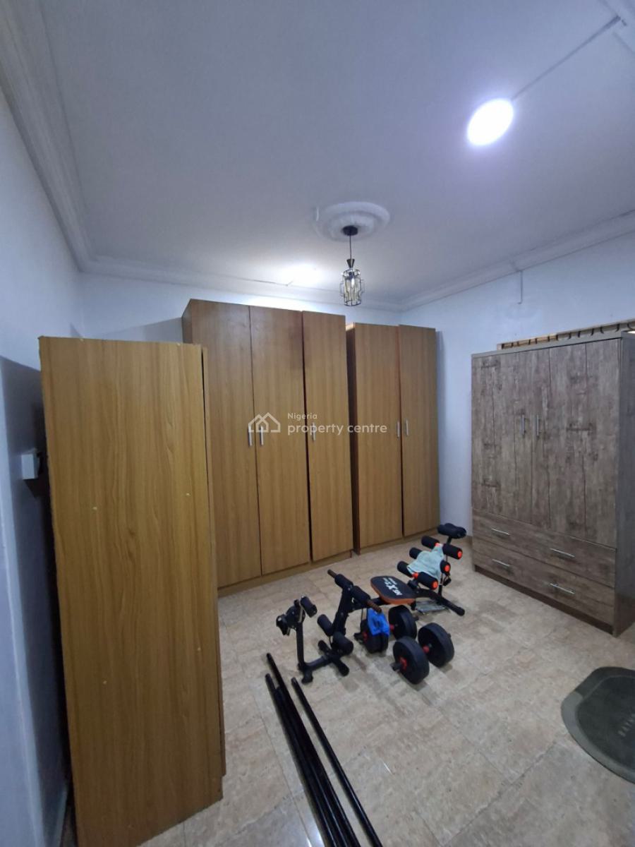 Nice Executive Three Bedroom, Yaba, Lagos, Flat / Apartment for Rent
