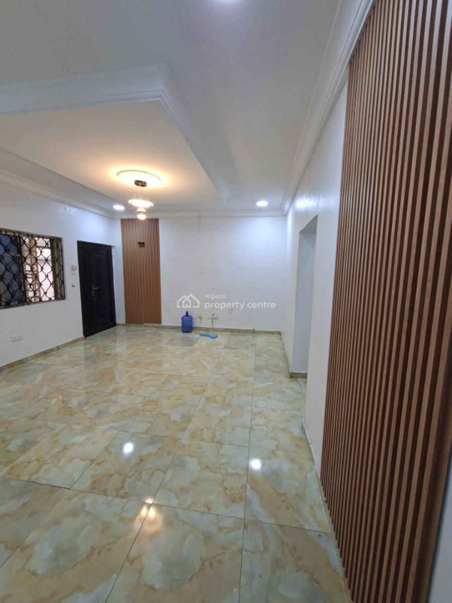 Nice Executive Three Bedroom, Yaba, Lagos, Flat / Apartment for Rent