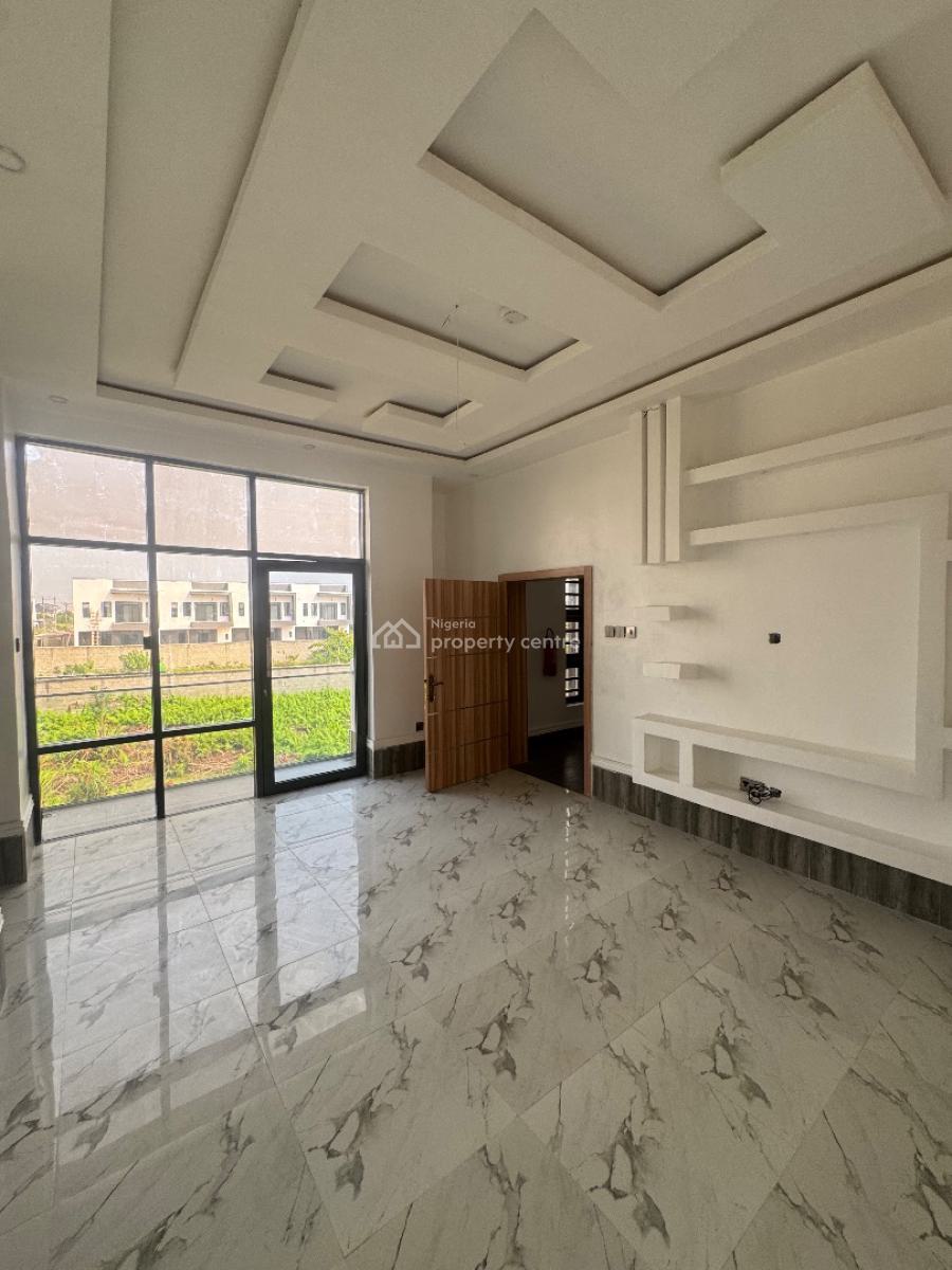 1 Bedroom Apartment, Mobile Road, Ilaje, Ajah, Lagos, Mini Flat (room and Parlour) for Rent