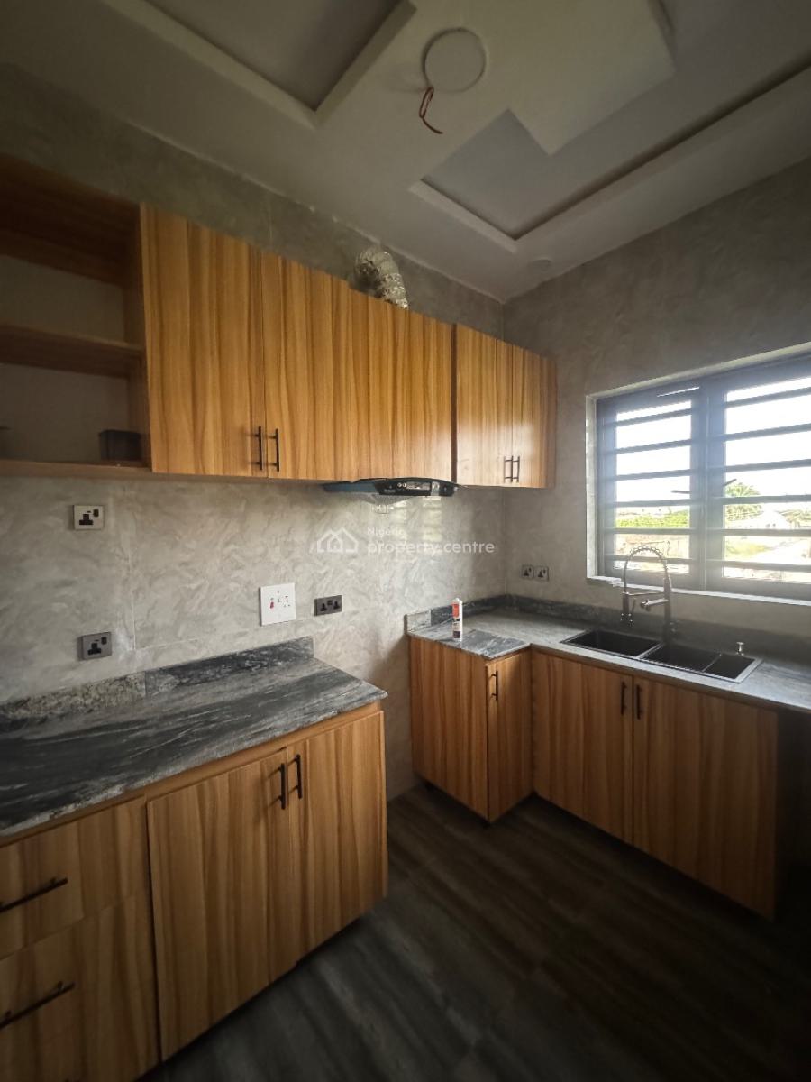 1 Bedroom Apartment, Mobile Road, Ilaje, Ajah, Lagos, Mini Flat (room and Parlour) for Rent