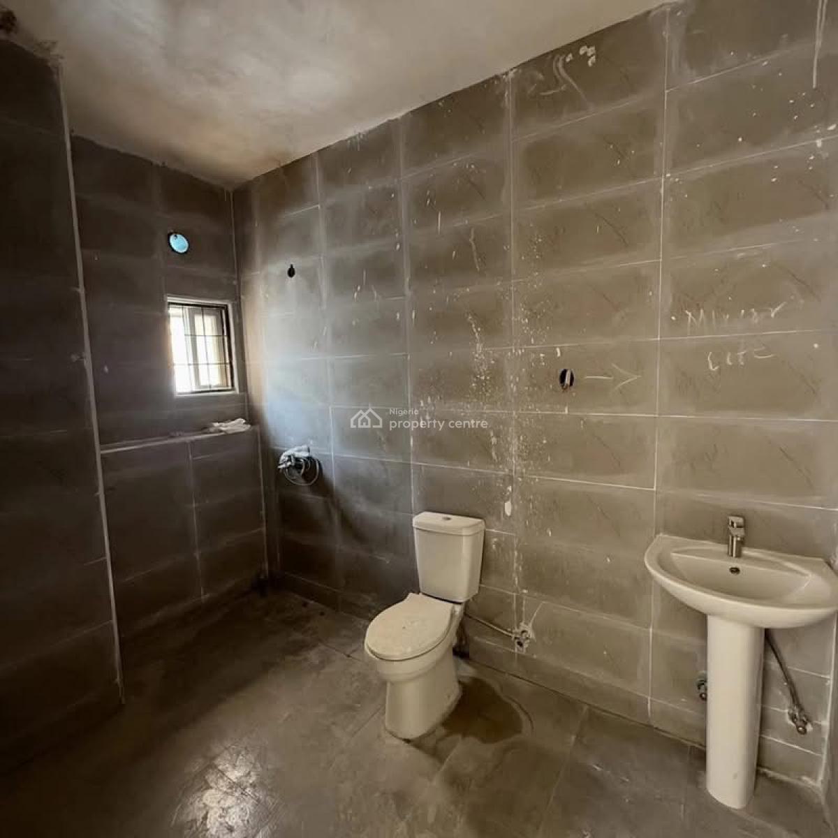 Luxury 4 Bedroom Spacious Terraced Duplex ,bq. in an Estate, Peachville Garden Estate, Kukwaba, Abuja, Terraced Duplex for Sale