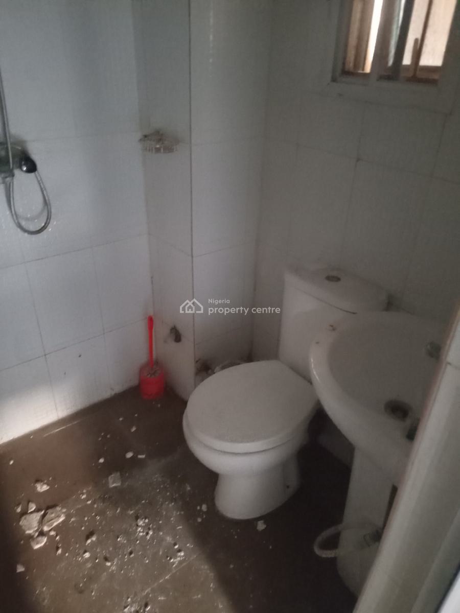 Obama  2bd Flat, Adekunle By Third Mainland Bridge Lsdp Estate, Yaba, Lagos, Flat / Apartment for Rent