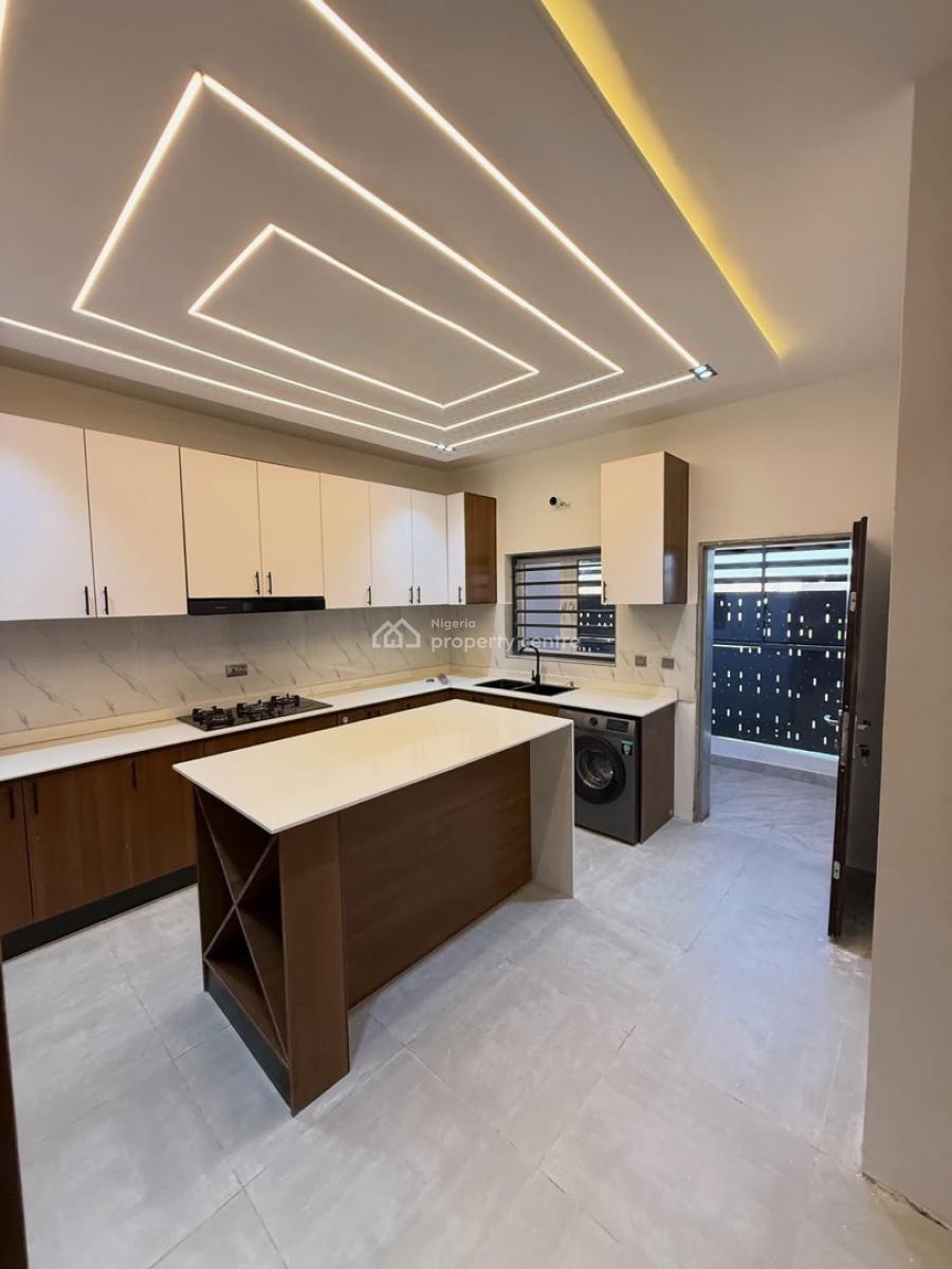 Luxurious 3 Bedroom Spacious and Serviced Apartment,2 Living Rooms,bq, Wuye, Abuja, Flat / Apartment for Rent