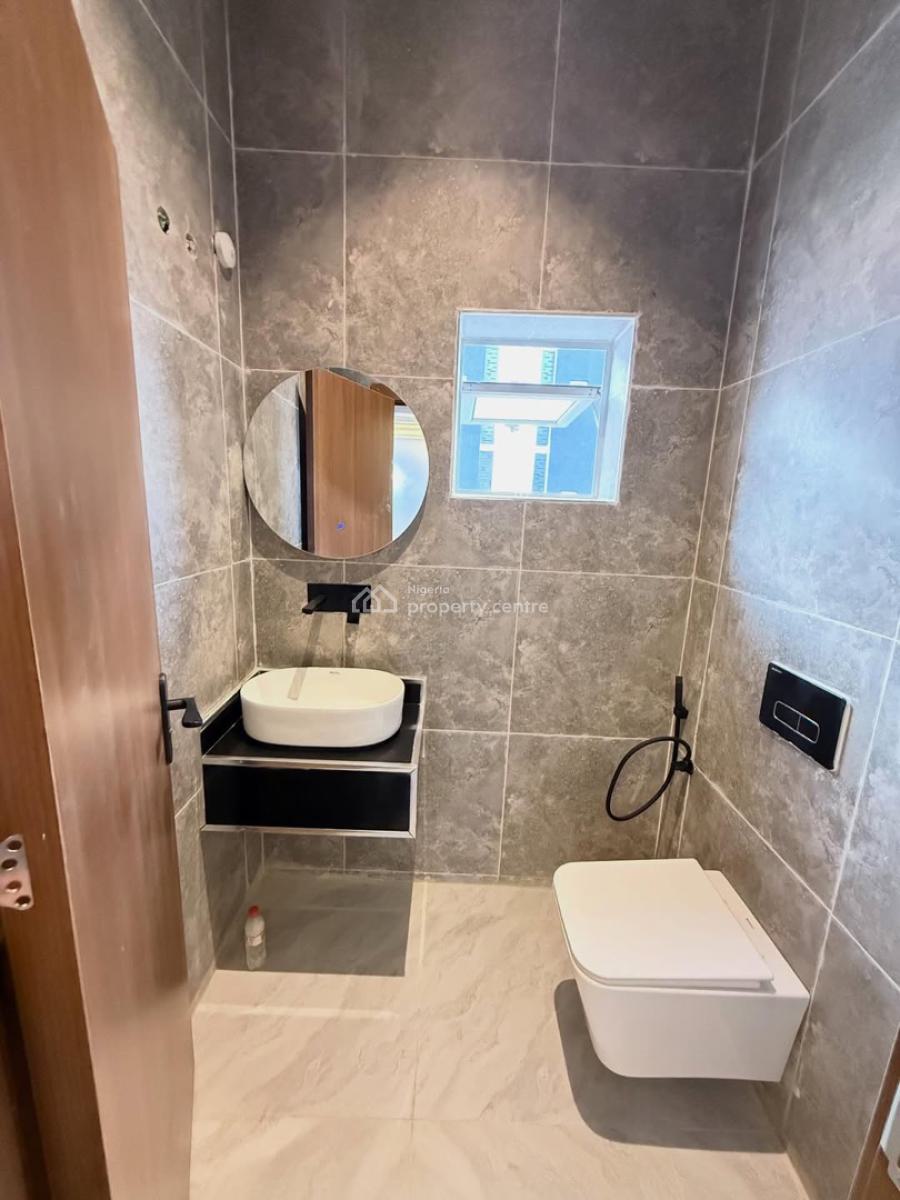 Luxurious 3 Bedroom Spacious and Serviced Apartment,2 Living Rooms,bq, Wuye, Abuja, Flat / Apartment for Rent