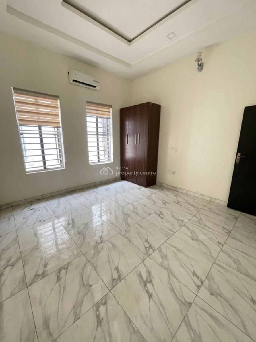 Spacious Semi Studio Master Bathroom, Ikota G R a, Lekki Expressway, Lekki, Lagos, Flat / Apartment for Rent