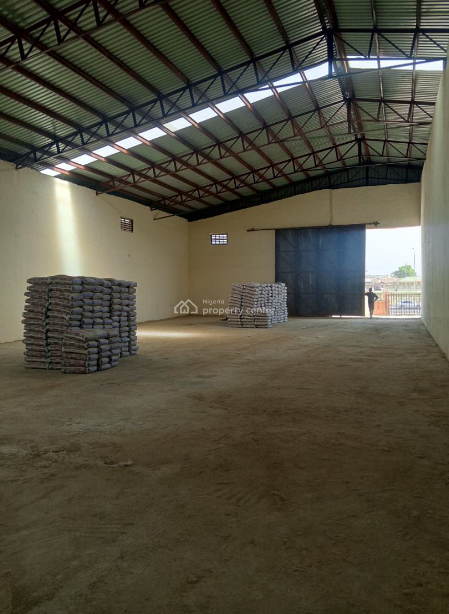 500sqm and 290sqm Warehouse Available for Lease Along Kubwa Expressway, Kubwa, Abuja, Warehouse for Rent