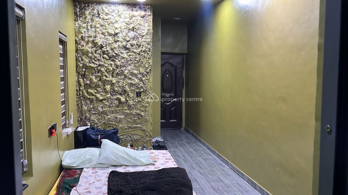 Lovely Studio Apartment, Off Morocco Road, Shomolu, Yaba, Lagos, Self Contain (single Rooms) for Rent