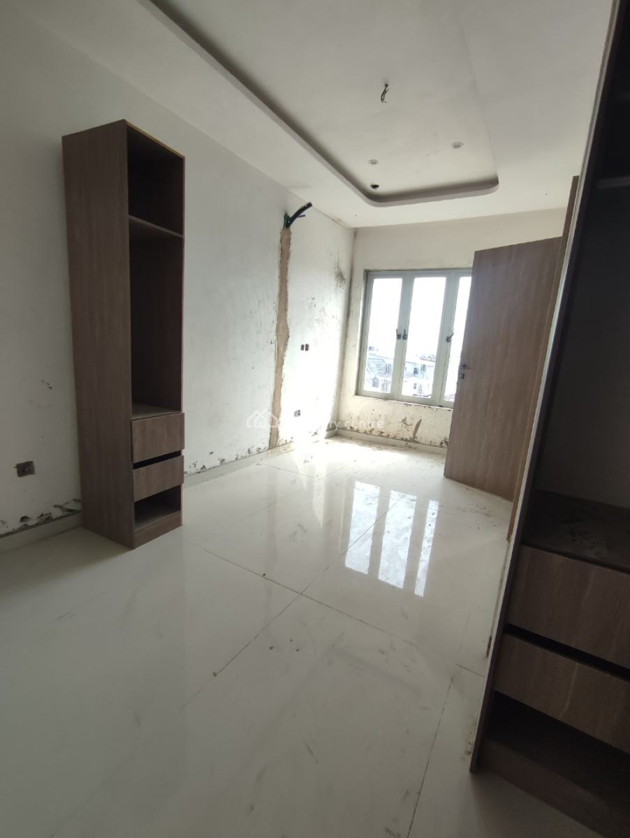 3bedrooms Flat with Bq, Lekki Phase 1, Lekki, Lagos, Flat / Apartment for Sale