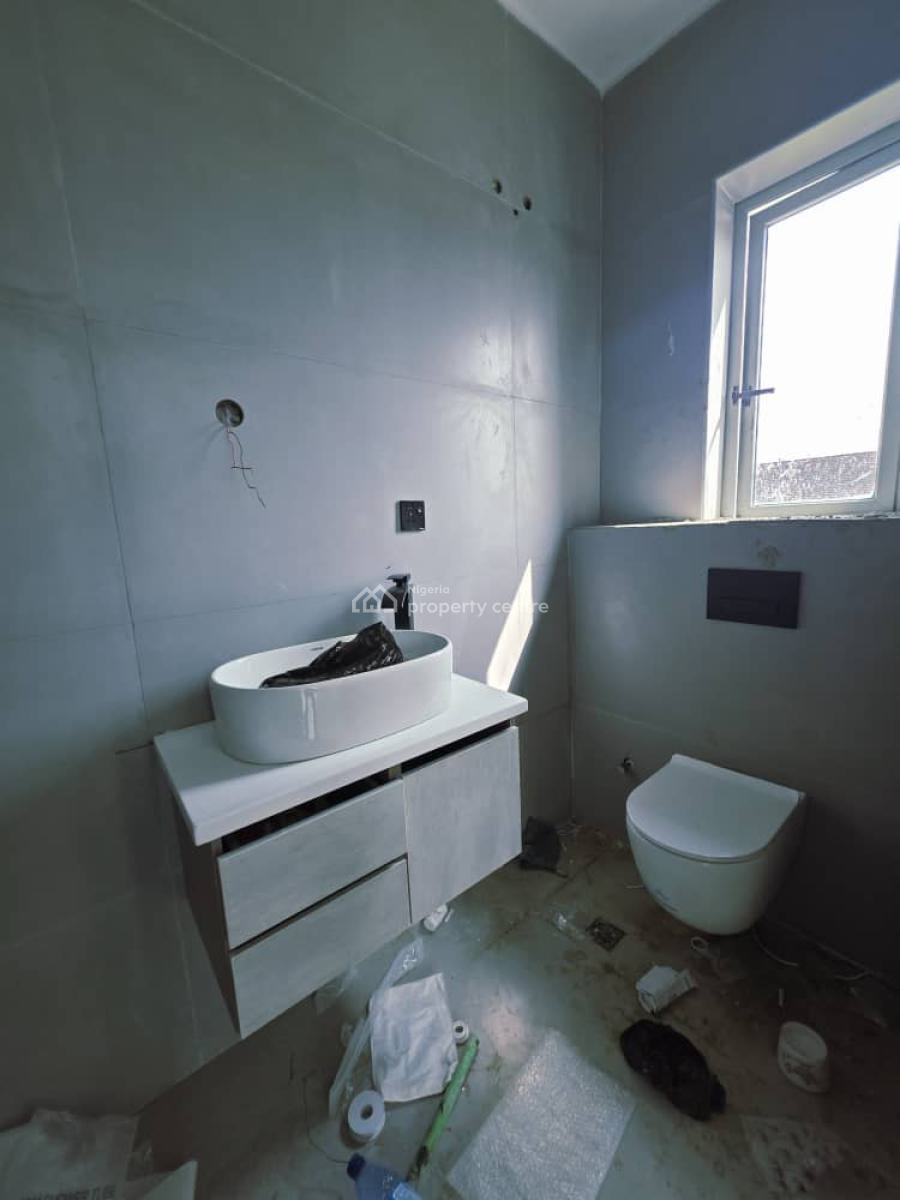 3bedrooms Flat with Bq, Lekki Phase 1, Lekki, Lagos, Flat / Apartment for Sale