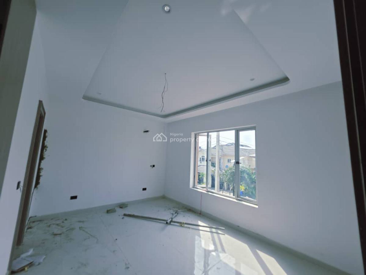 3bedrooms Flat with Bq, Lekki Phase 1, Lekki, Lagos, Flat / Apartment for Sale