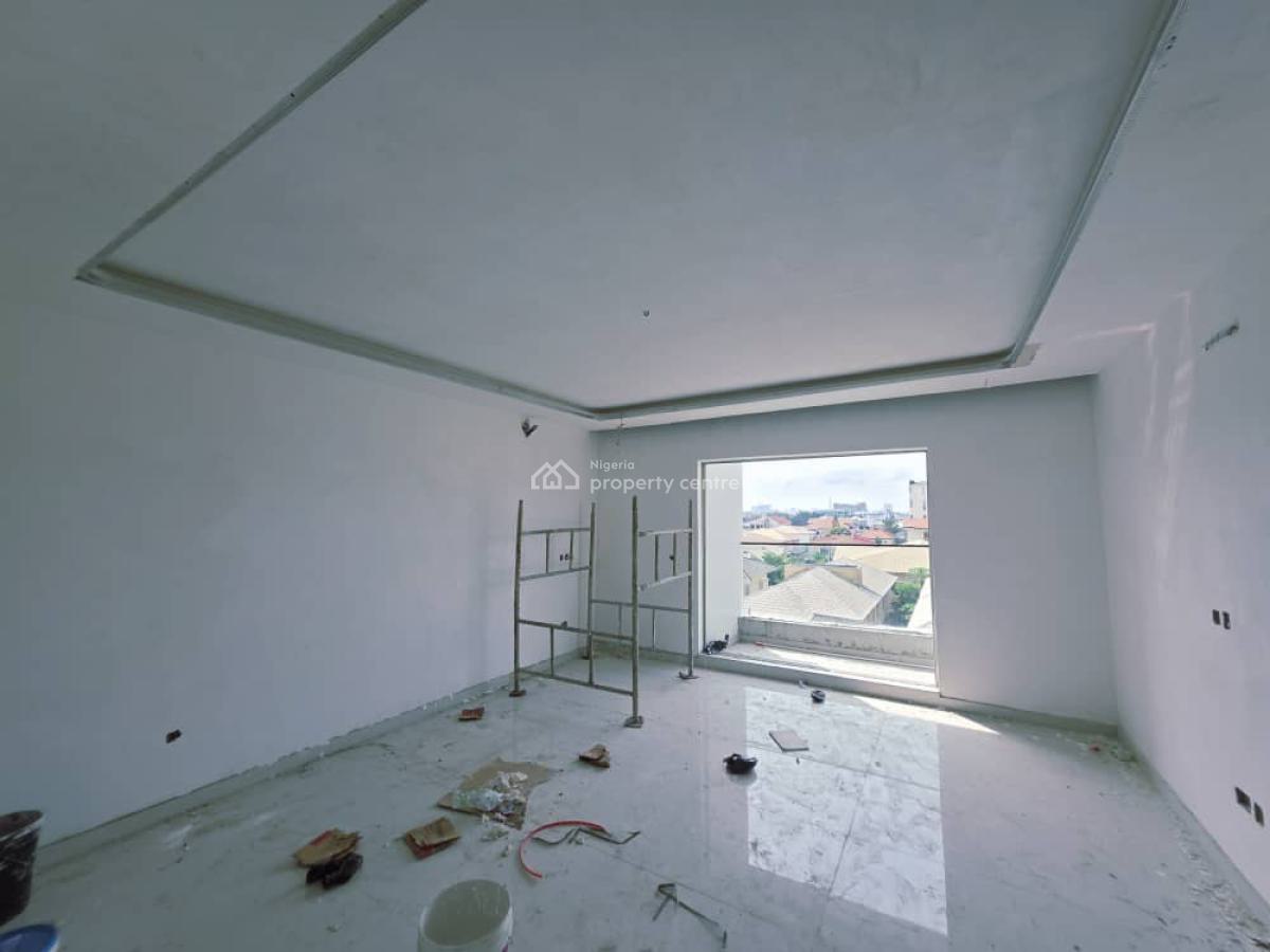 3bedrooms Flat with Bq, Lekki Phase 1, Lekki, Lagos, Flat / Apartment for Sale