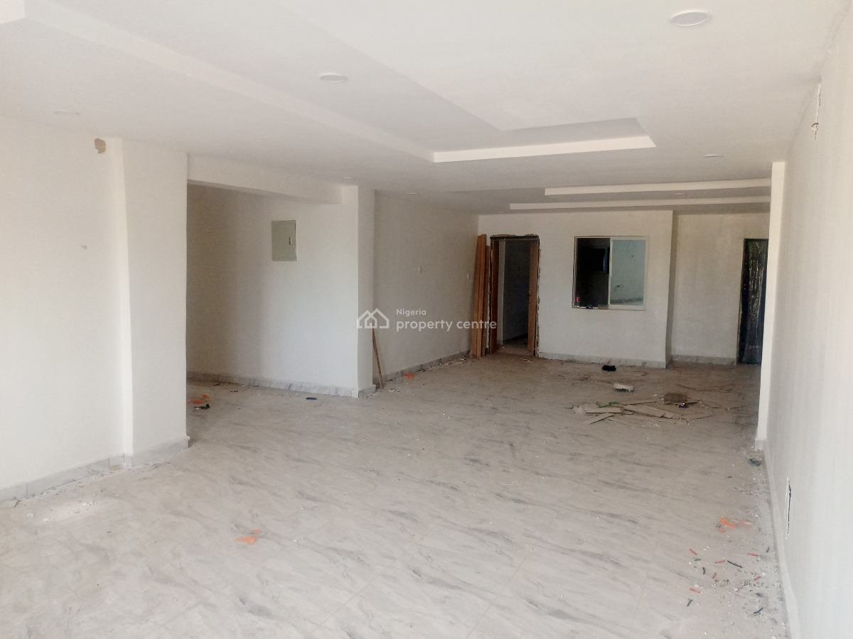 700 Sqm Warehouse & Multiple Office Space Located on Ikeja Oshodi Expr, Ikeja /oshodi Express Way, Ikeja, Lagos, Warehouse for Rent