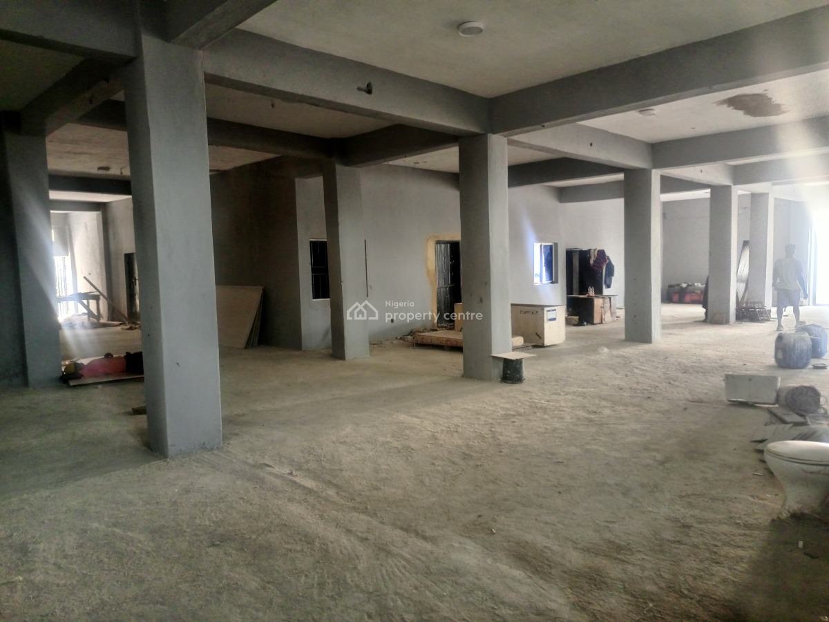 700 Sqm Warehouse & Multiple Office Space Located on Ikeja Oshodi Expr, Ikeja /oshodi Express Way, Ikeja, Lagos, Warehouse for Rent