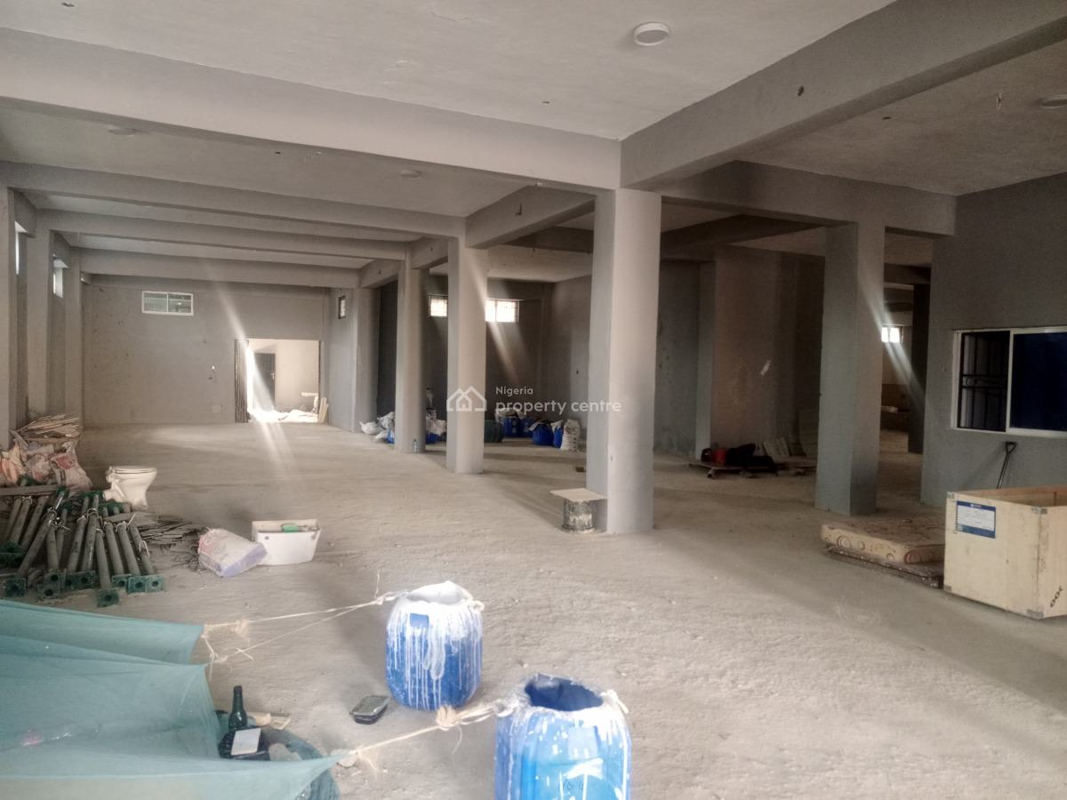 700 Sqm Warehouse & Multiple Office Space Located on Ikeja Oshodi Expr, Ikeja /oshodi Express Way, Ikeja, Lagos, Warehouse for Rent