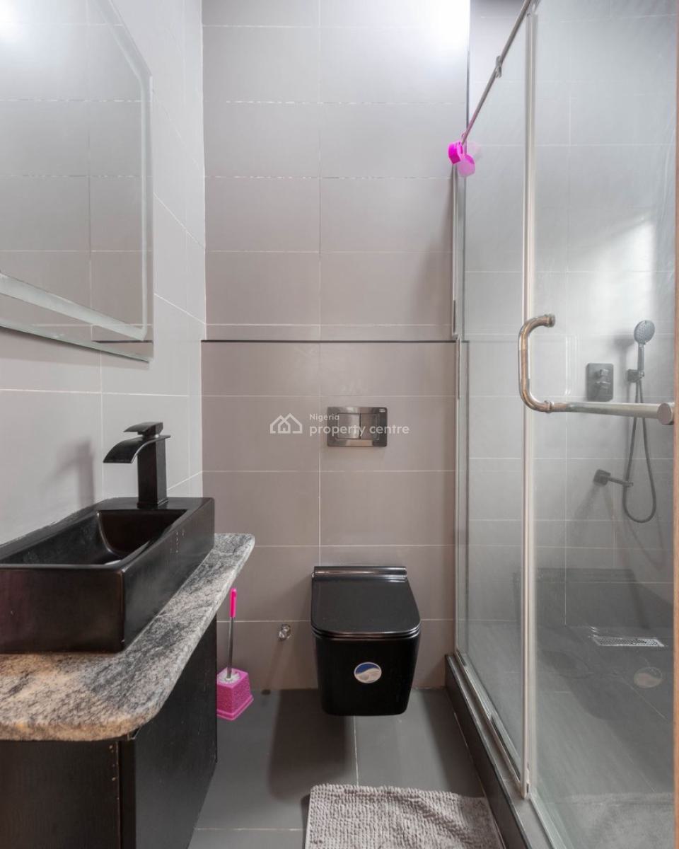 Cute 🥰 One Bedroom Apartment with a Rooftop Pool ‍️, Lekki Phase 1, Lekki, Lagos, Flat / Apartment Short Let