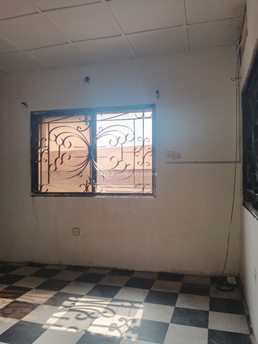 Room Self Contain Available in a Good Area, Makoko Road, Makoko, Yaba, Lagos, Self Contain (single Rooms) for Rent