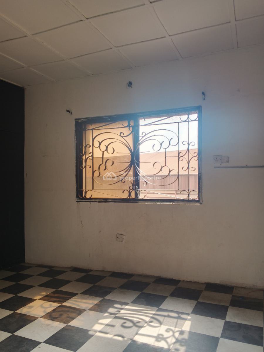 Room Self Contain Available in a Good Area, Makoko Road, Makoko, Yaba, Lagos, Self Contain (single Rooms) for Rent