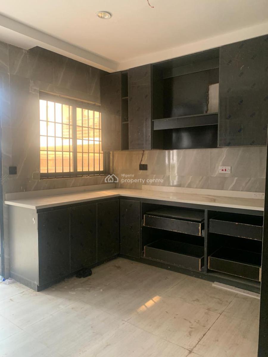 4-bedroom Semi-detached Duplex + Bq, Lekki Phase 1, Lekki, Lagos, Flat / Apartment for Rent