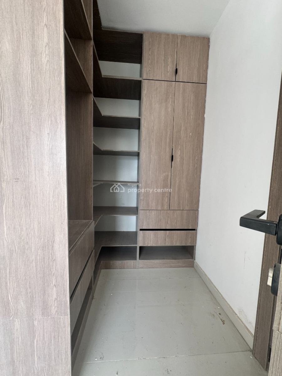 2bedrooms Apartment, Lekki Phase 1, Lekki, Lagos, Flat / Apartment for Sale