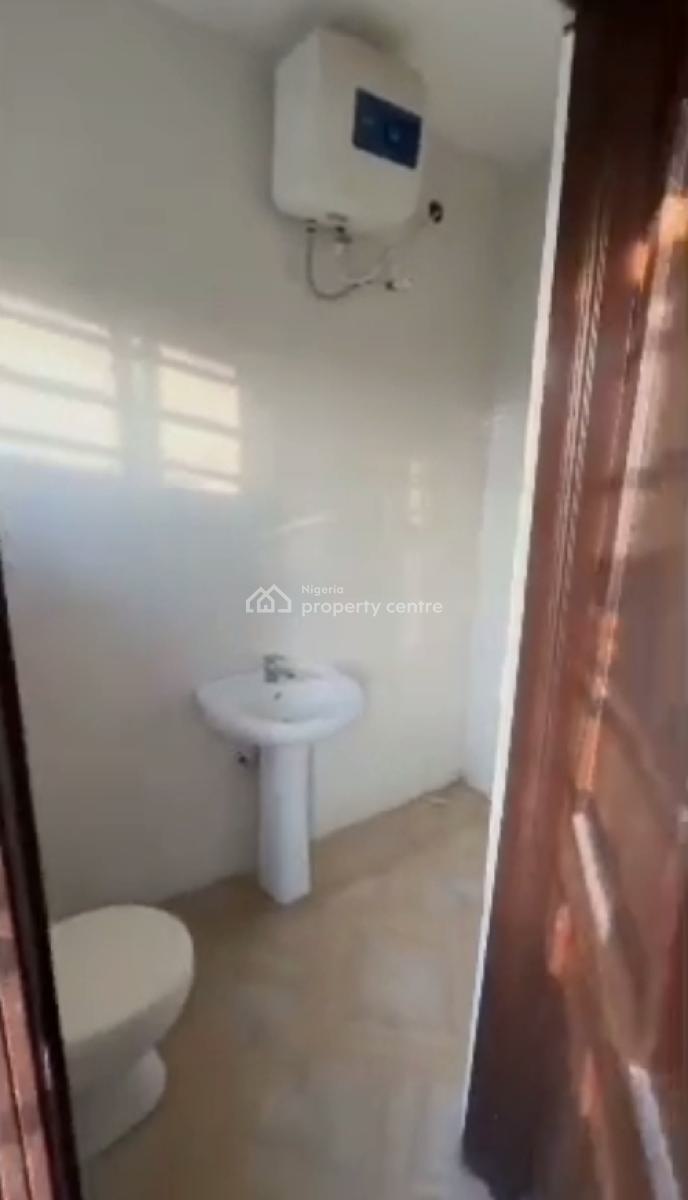 Spacious 2 Bedroom Flats, Ologolo, Lekki, Lagos, Flat / Apartment for Rent