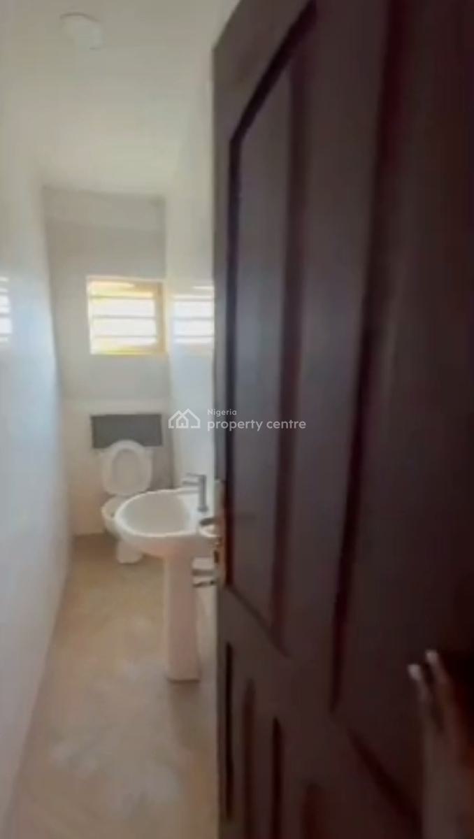 Spacious 2 Bedroom Flats, Ologolo, Lekki, Lagos, Flat / Apartment for Rent