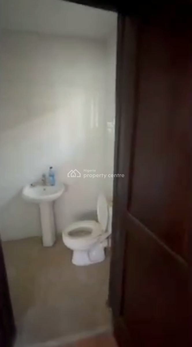 Spacious 2 Bedroom Flats, Ologolo, Lekki, Lagos, Flat / Apartment for Rent