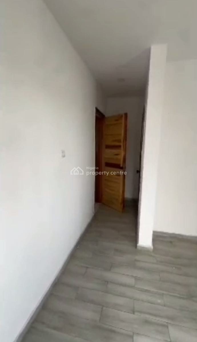 Decent 2 Bedroom Flat, Ologolo, Lekki, Lagos, Flat / Apartment for Rent