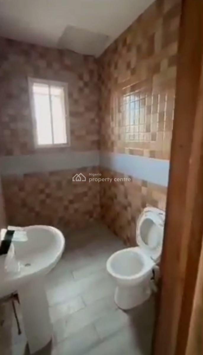 Decent 2 Bedroom Flat, Ologolo, Lekki, Lagos, Flat / Apartment for Rent