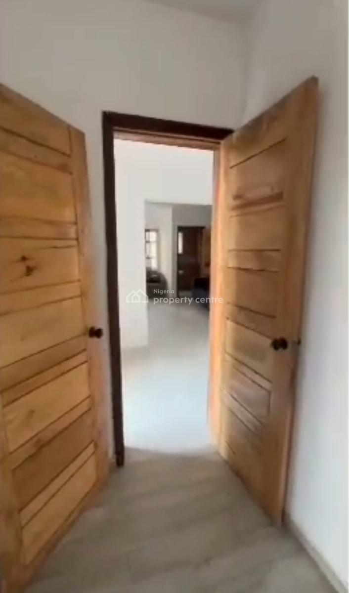 Decent 2 Bedroom Flat, Ologolo, Lekki, Lagos, Flat / Apartment for Rent