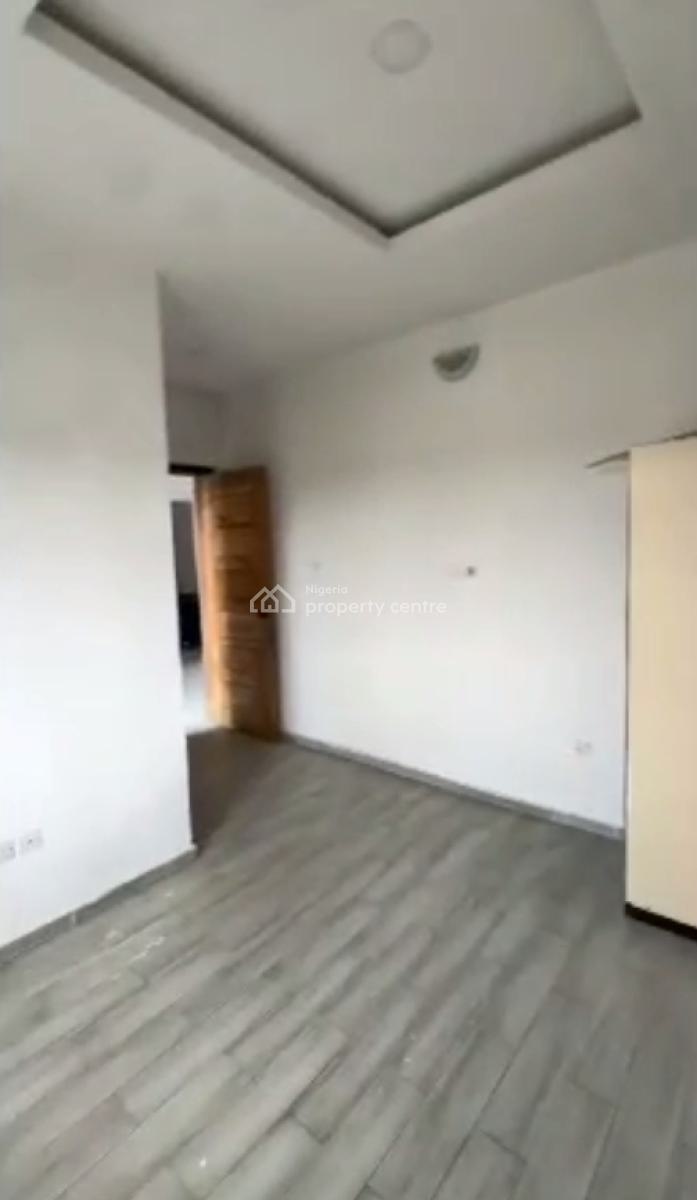 Decent 2 Bedroom Flat, Ologolo, Lekki, Lagos, Flat / Apartment for Rent