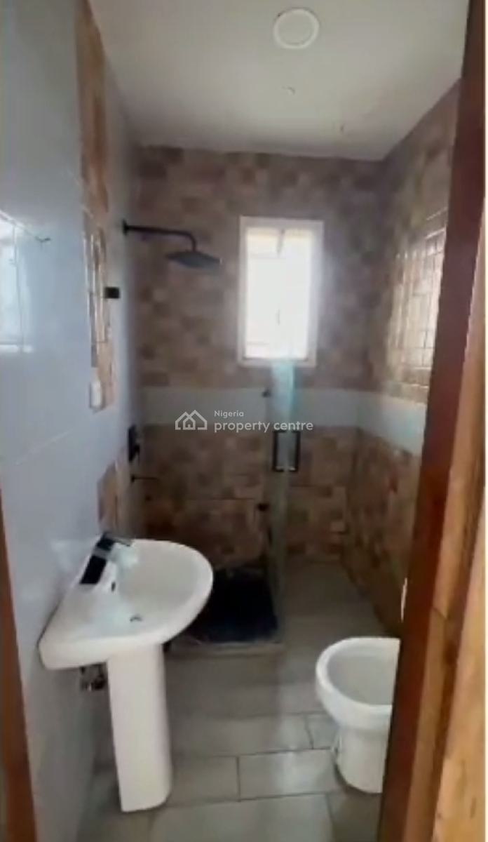 Decent 2 Bedroom Flat, Ologolo, Lekki, Lagos, Flat / Apartment for Rent