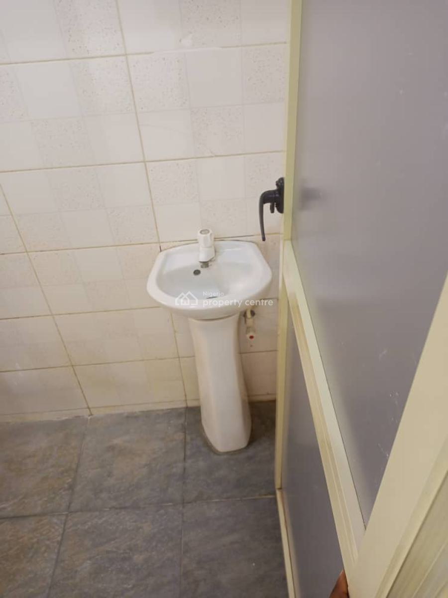 2 Bedroom Upstairs Sharp and Clean, Westwood Estate Badore Road, Ajah, Lagos, Flat / Apartment for Rent