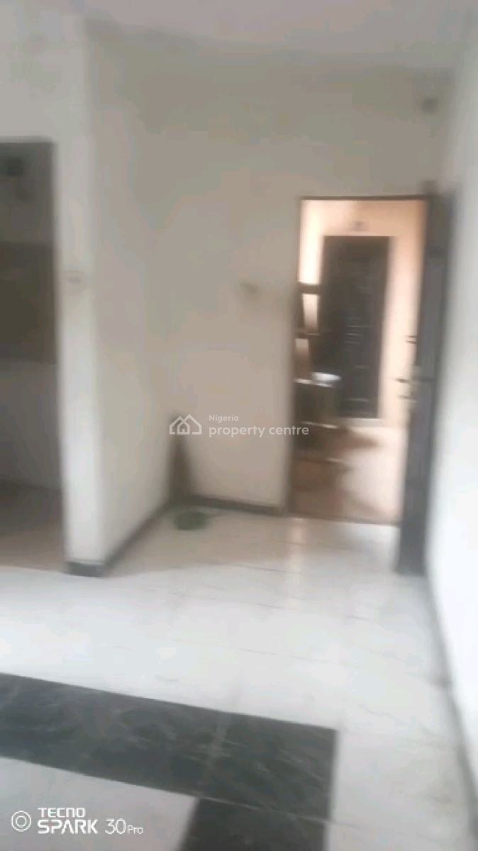 Spacious Miniflat Upstairs with Personal Prepaid Metre, Balcony,, Alagomeji, Yaba, Lagos, Mini Flat (room and Parlour) for Rent