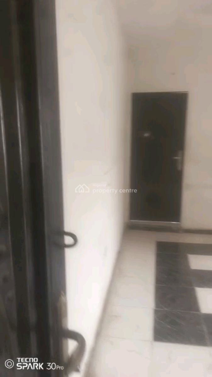 Spacious Miniflat Upstairs with Personal Prepaid Metre, Balcony,, Alagomeji, Yaba, Lagos, Mini Flat (room and Parlour) for Rent