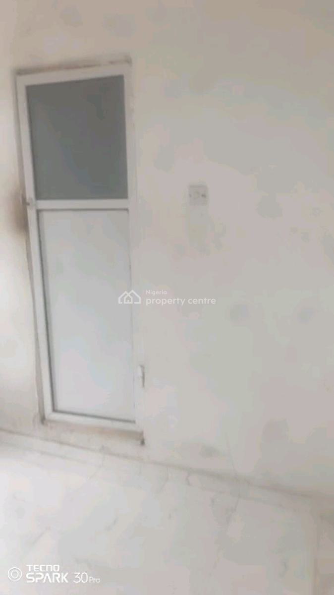 Spacious Miniflat Upstairs with Personal Prepaid Metre, Balcony,, Alagomeji, Yaba, Lagos, Mini Flat (room and Parlour) for Rent